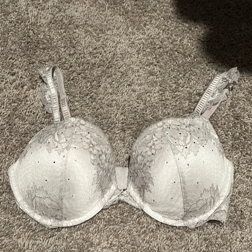Victorias Secret Very Sexy Push Up Bra-Silver